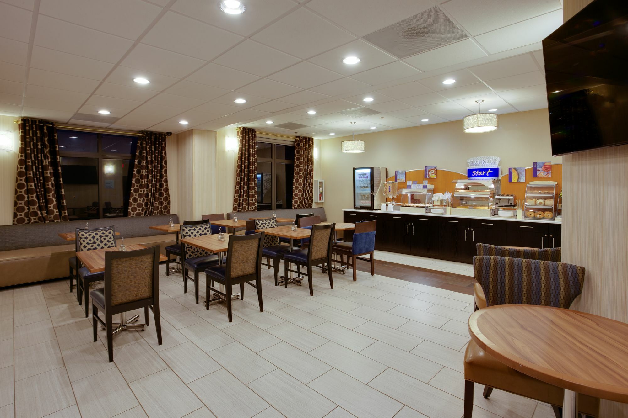 Holiday Inn Express & Suites Laurel Lakes By Ihg מראה חיצוני תמונה